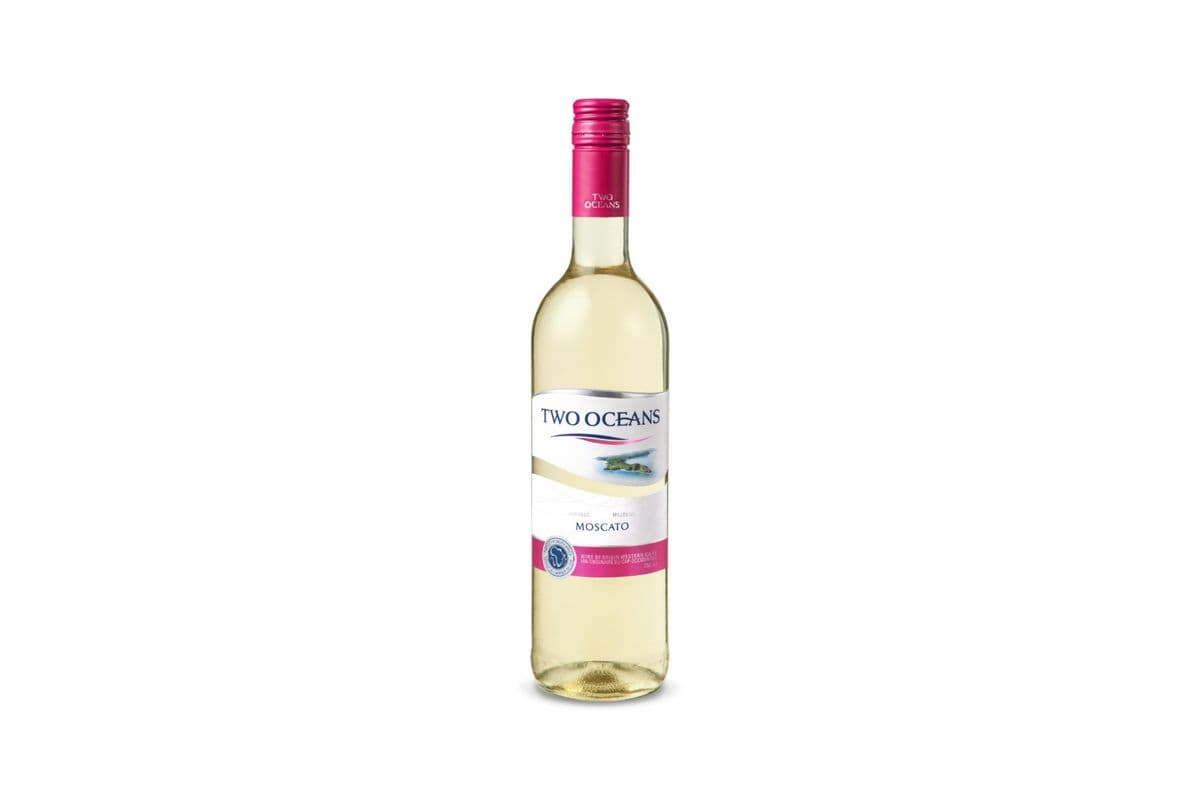 Two Oceans Moscato (750 ml)