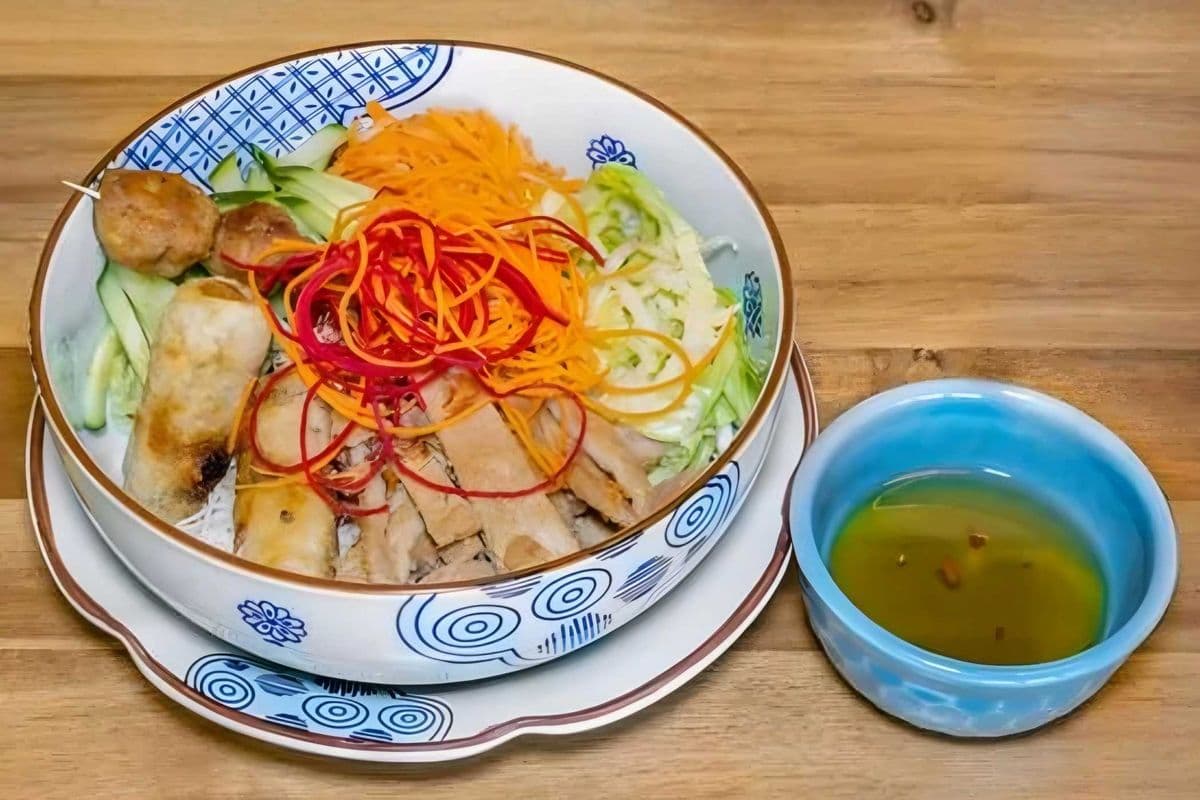 M02 - Faifo Grilled Pork Noodles Bowl Vietnamese Grilled Meatballs, Grilled Pork, & Spring Rolls (Faifo Bún Thịt Nướng-Nem Nướng-Chả Giò)