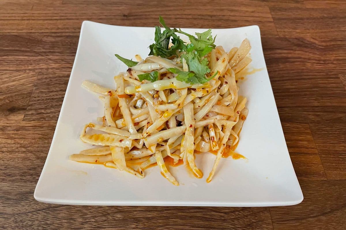 Sweet and Spicy Bamboo Shoots (凉拌笋尖)