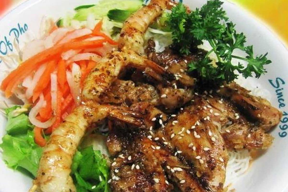 70. Vermicelli with Grilled Prawns and Lemongrass Pork Slices