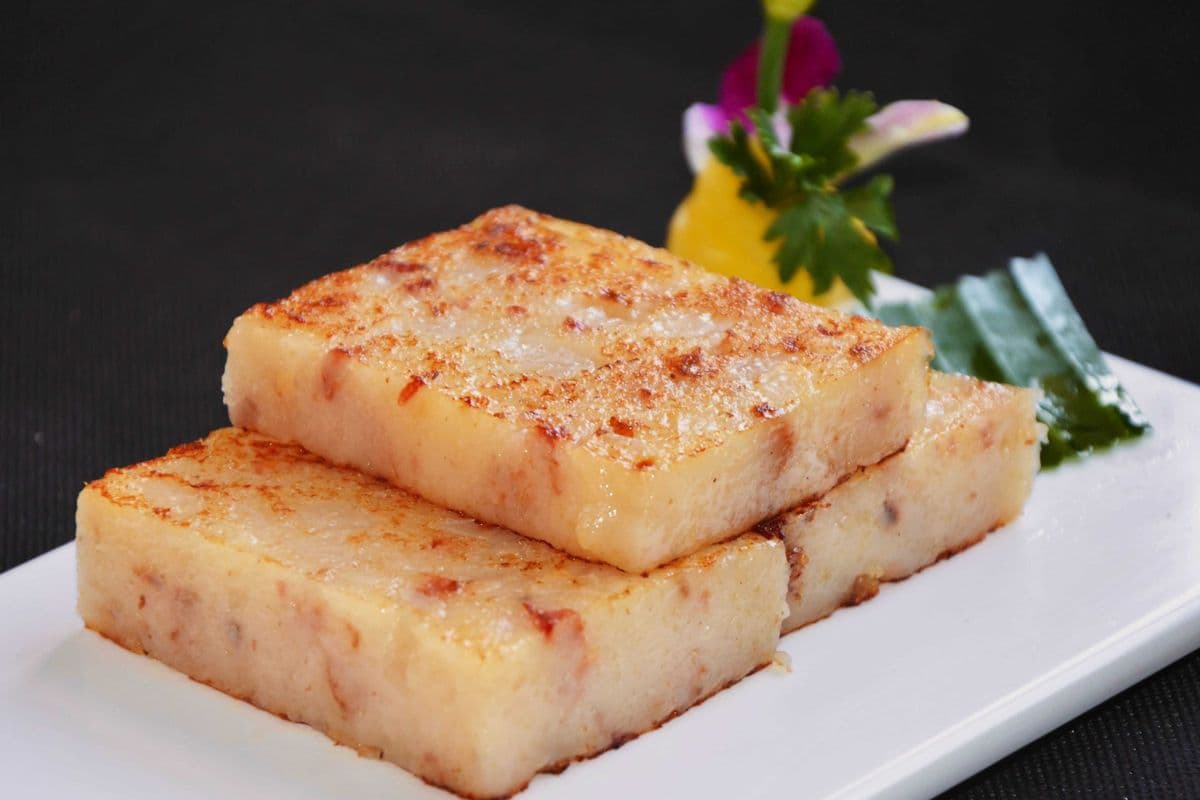218. Pan-Fried Turnip Cake/ 3pcs (臘味蘿白糕)
