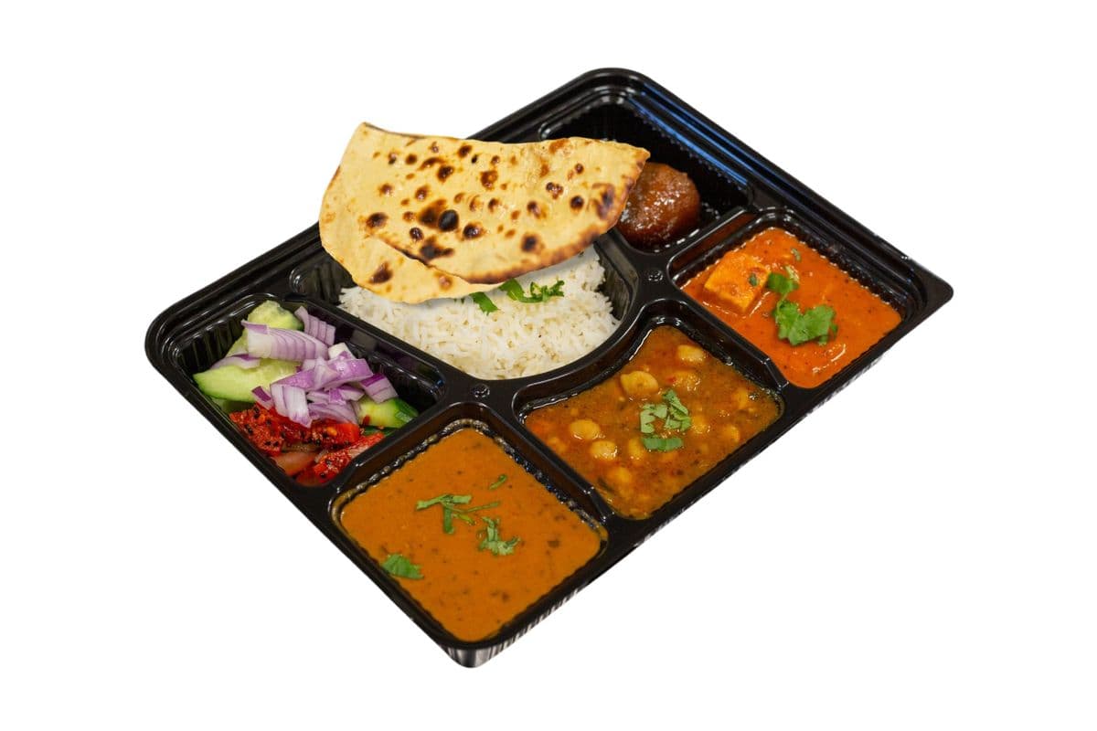 Veg Thali (Dal Makhni and Amritsari Chana)