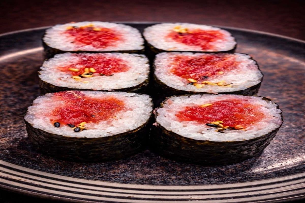 HM 4. Tuna Hosomaki (6 pcs)