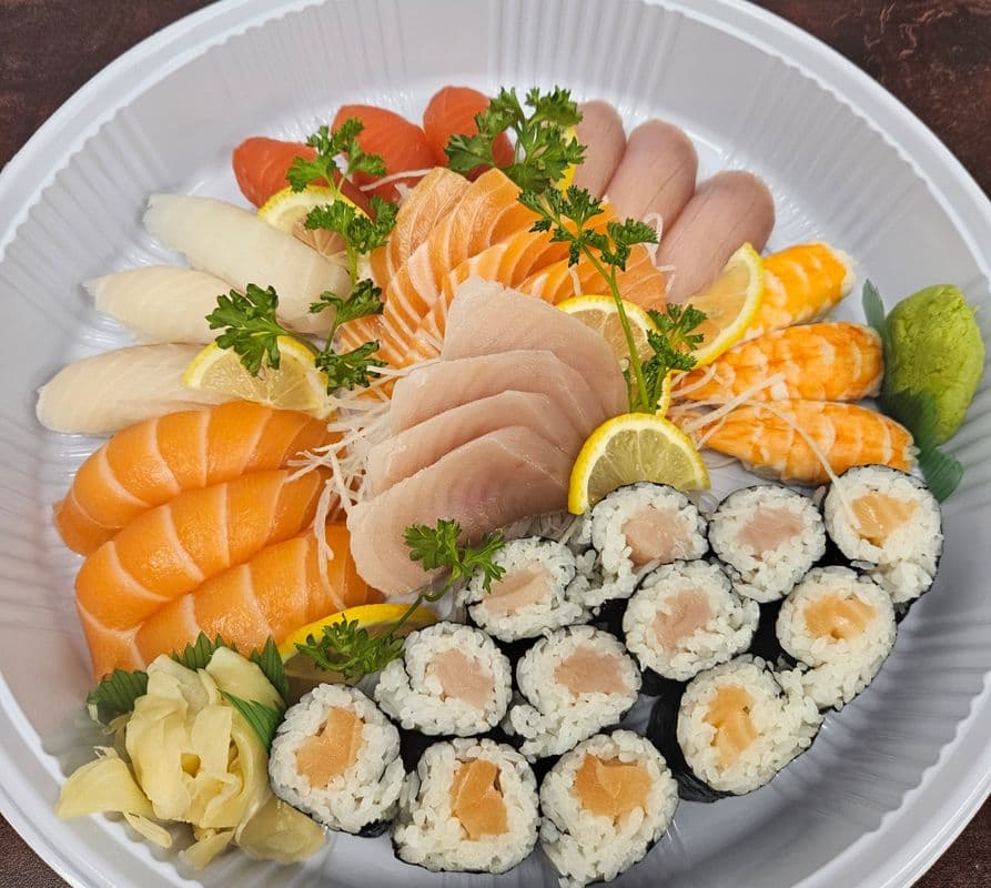 Fish Lovers Tray (35pcs)