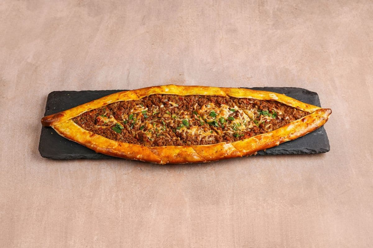 Pide viande et fromage / Meat and Cheese Pide