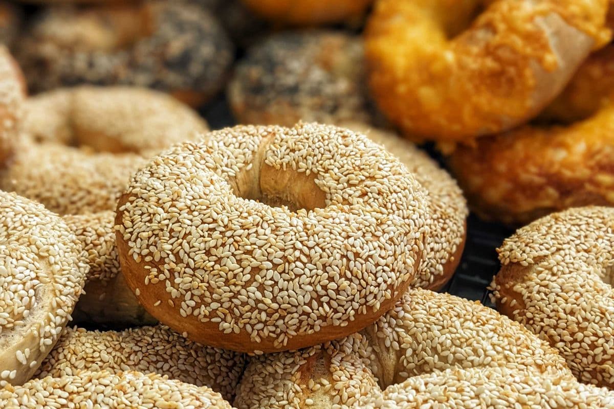 Bagel (gluten-free options available)