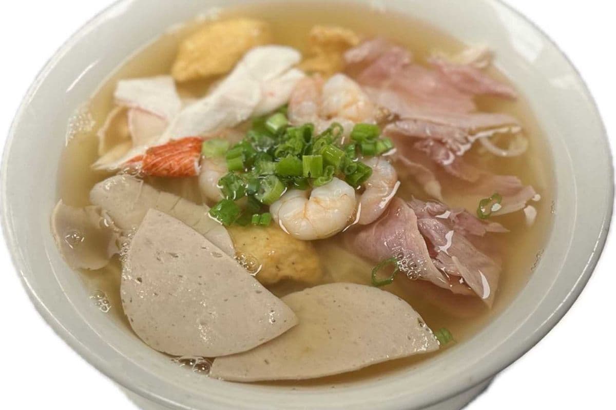 15. Seafood and Pork Noodle Soup