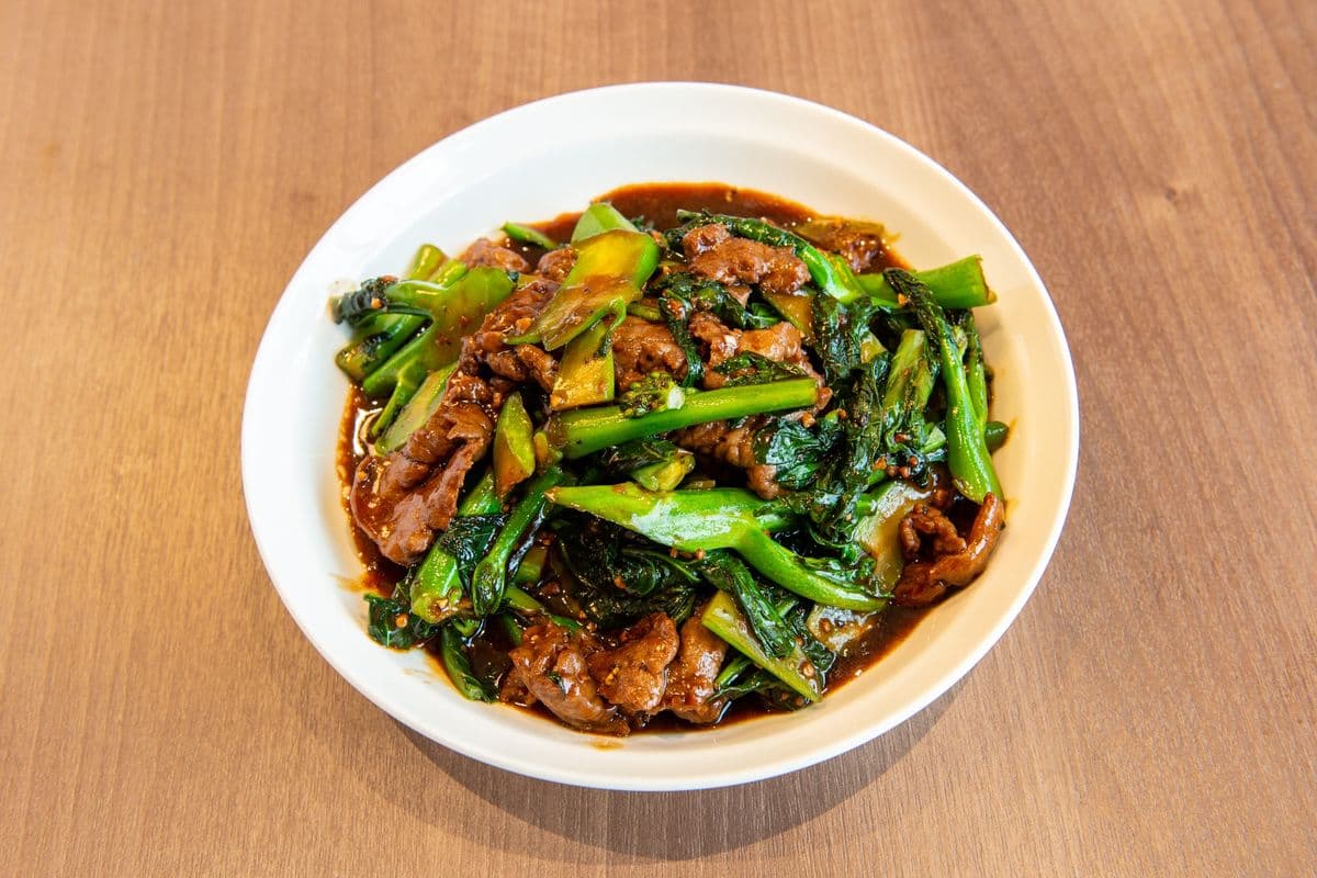 Pan-Fried Beef with Gai-Lan 芥蘭牛肉