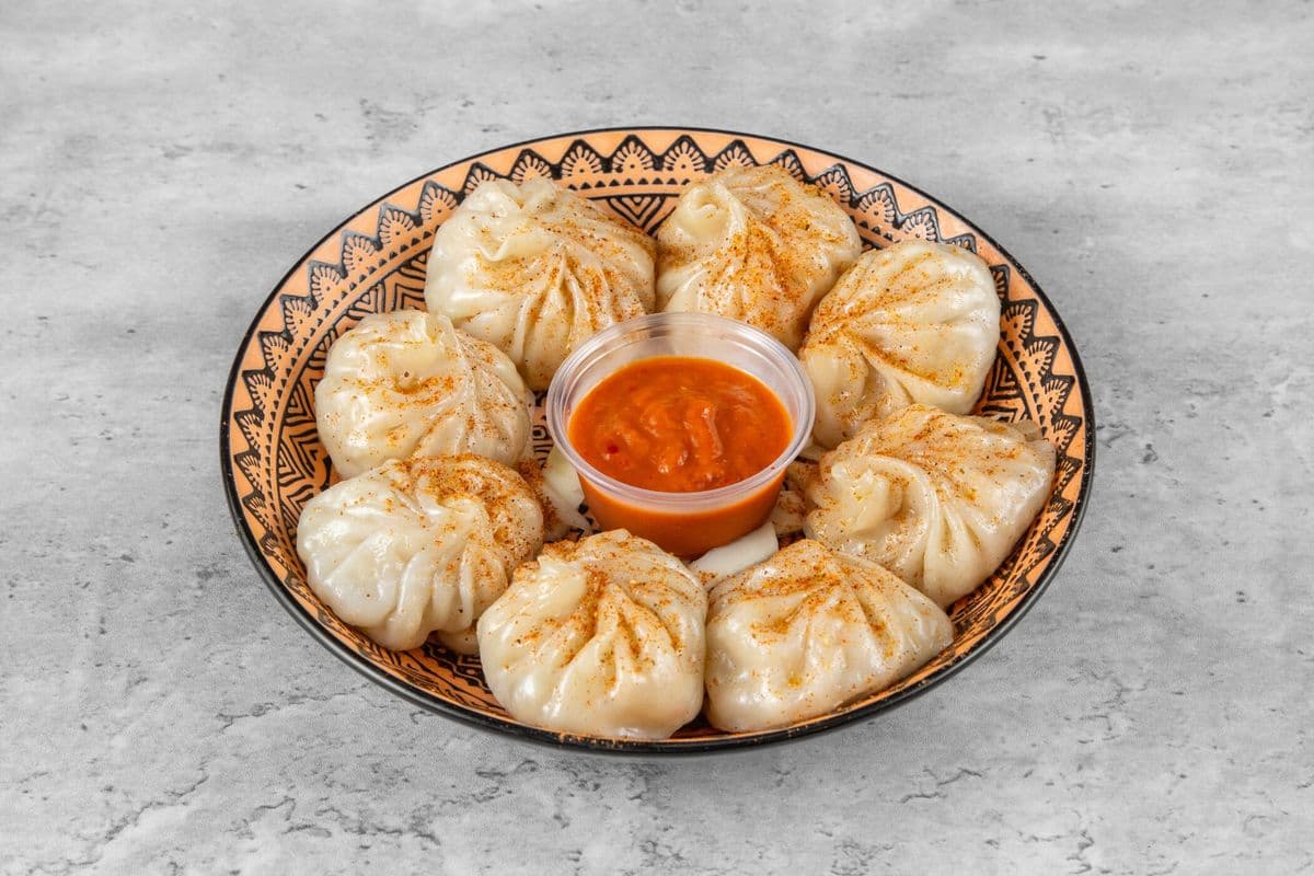 Momos (8 pcs)