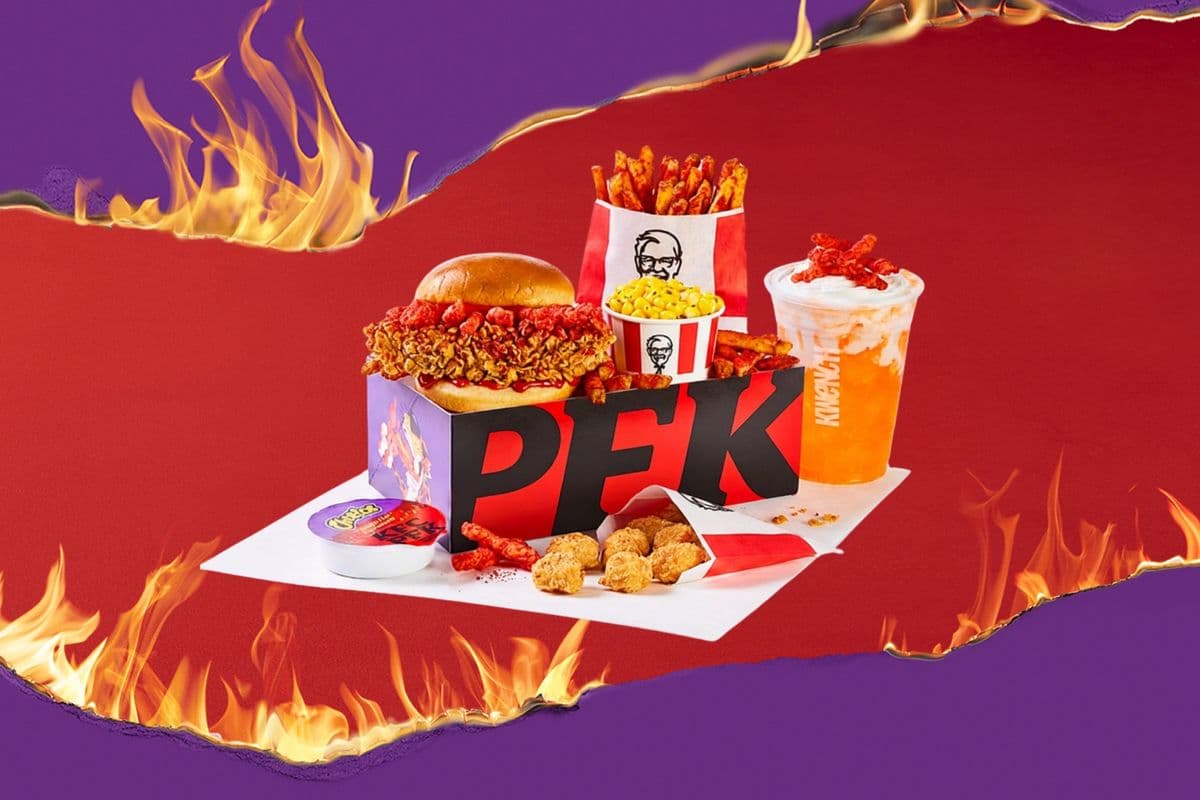 Boîte-repas sandwich au poulet Cheetos Enflammé / Flamin' Hot Chicken Sandwich Box Meal