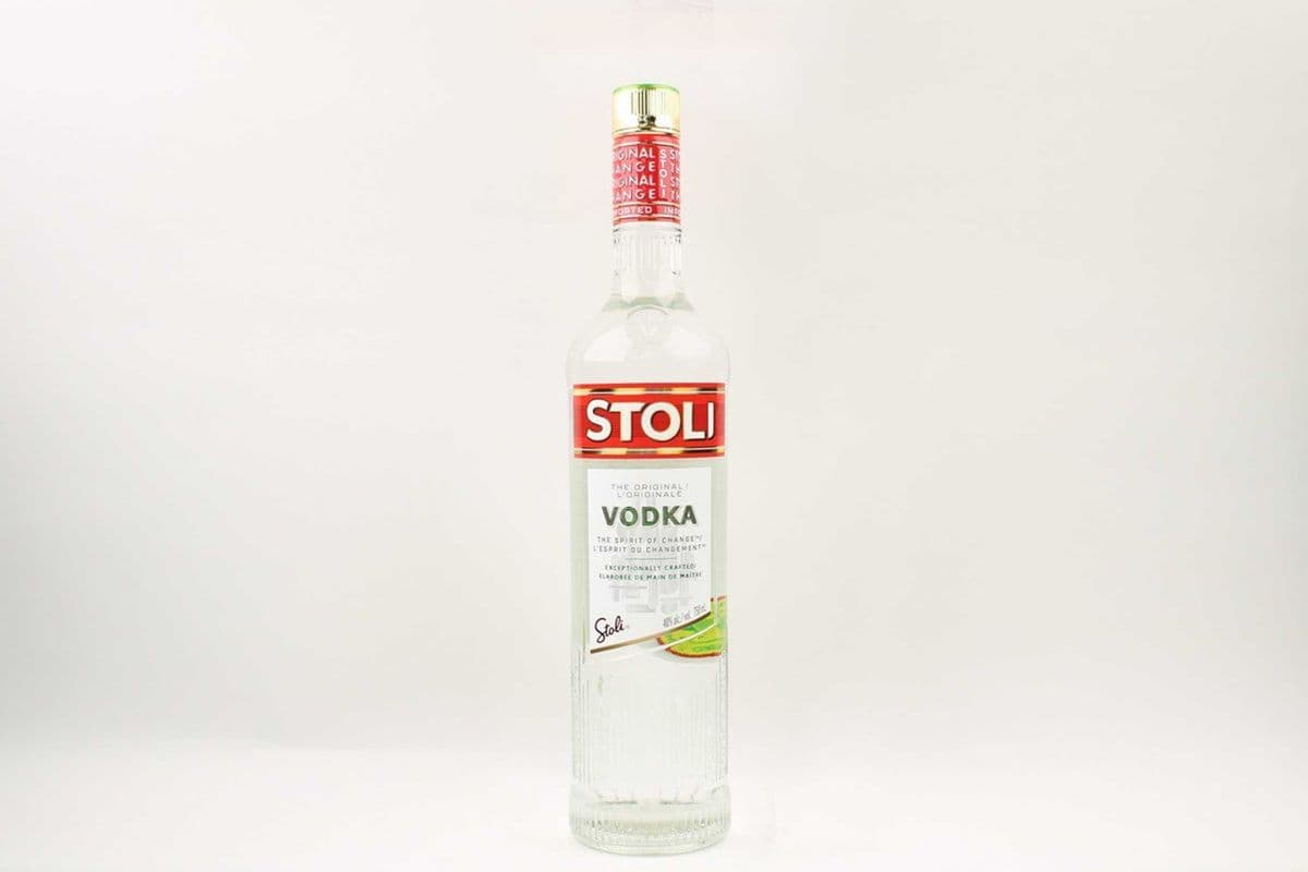 Stolichnaya Vodka (1 x 750 ml)