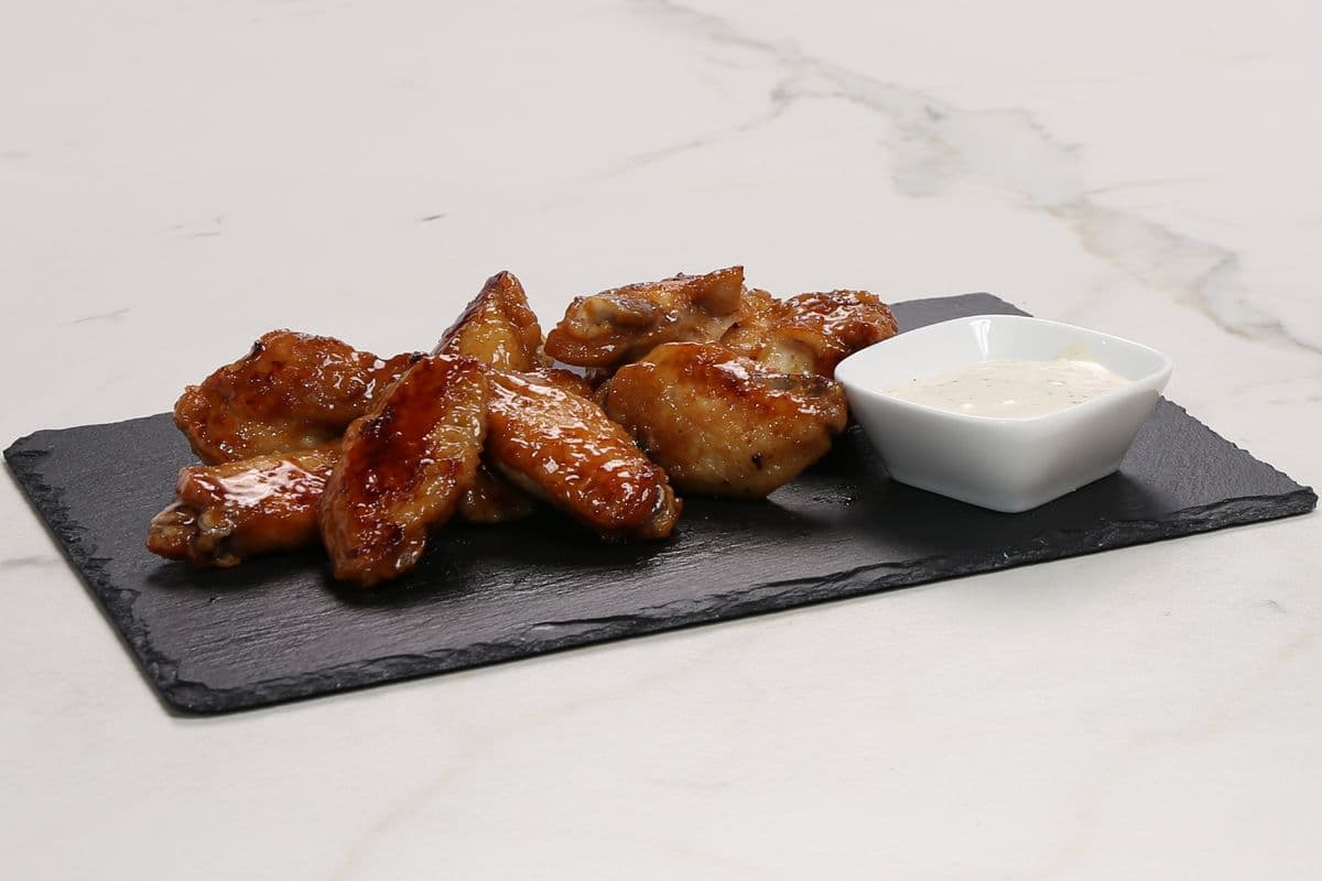 8 Buffalo Style Chicken Wings with 1 Dipping Sauce On Side