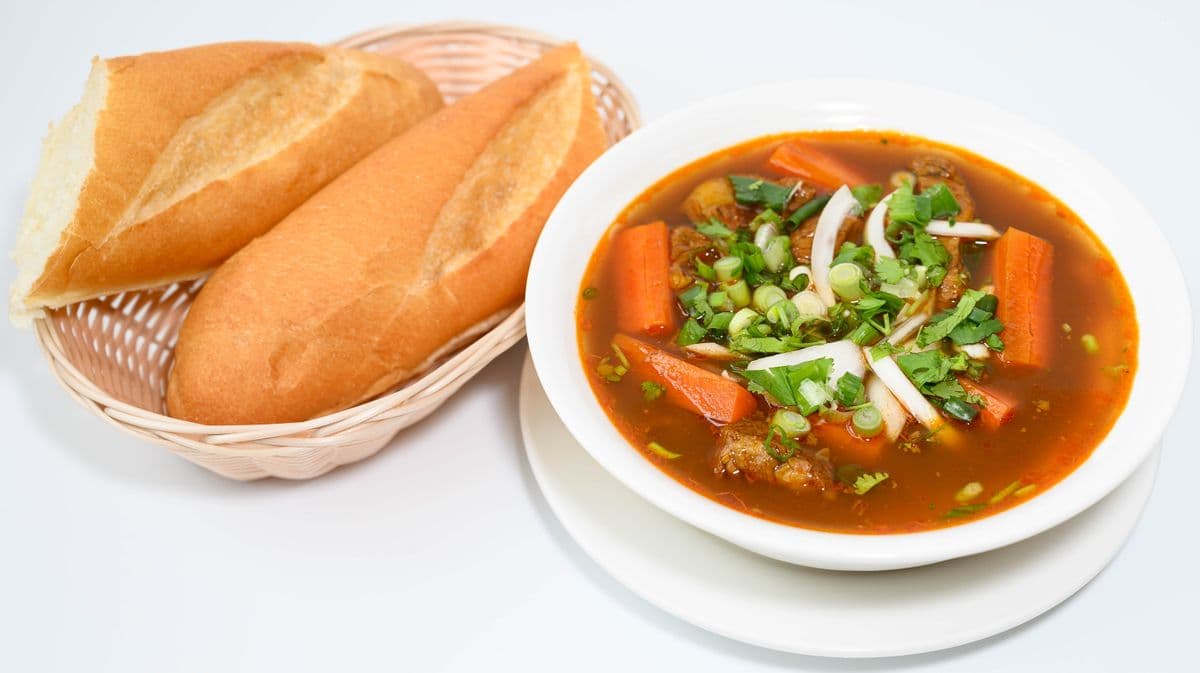 20. Beef Stew Soup with Baguette
