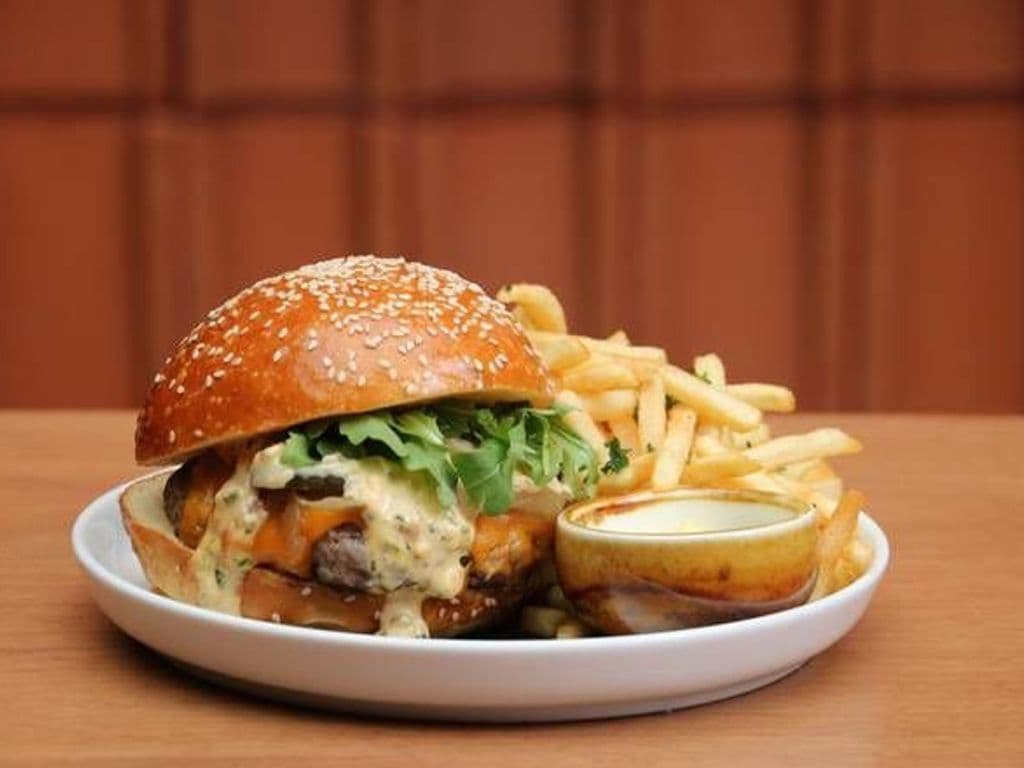 Gusto Burger