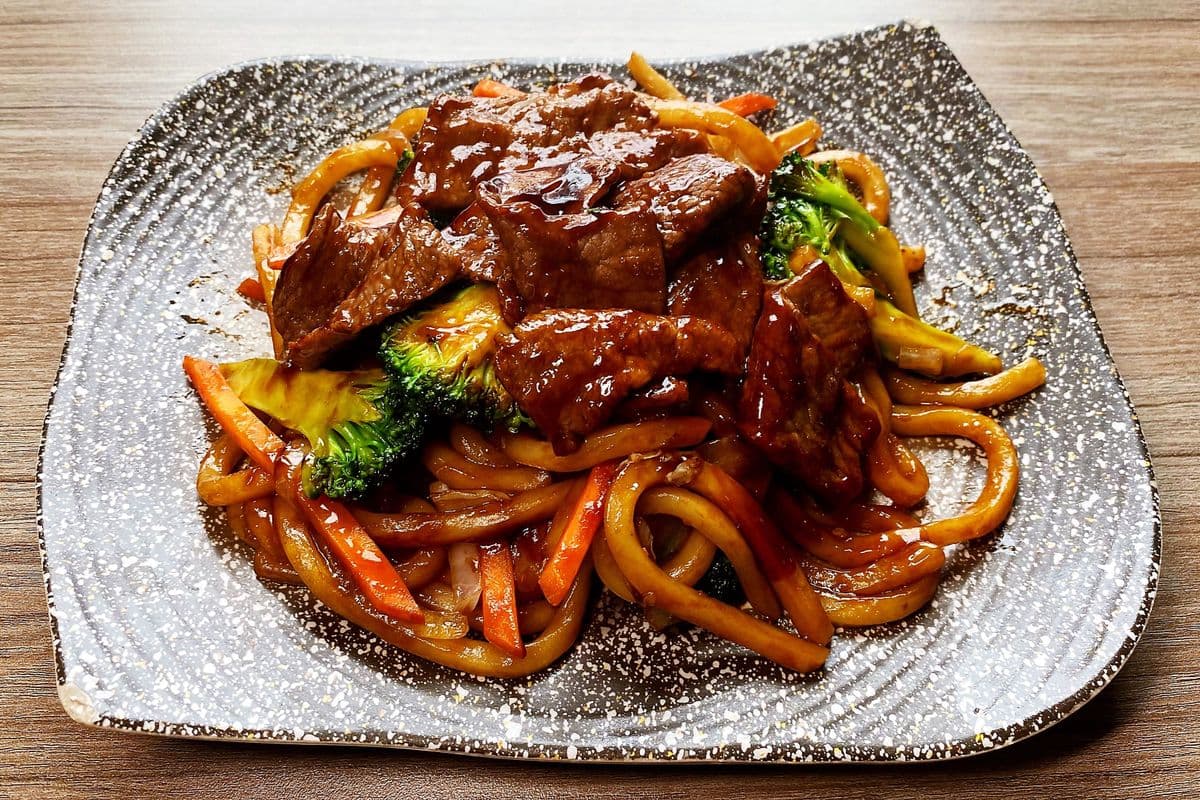 38. Udon frit au boeuf
