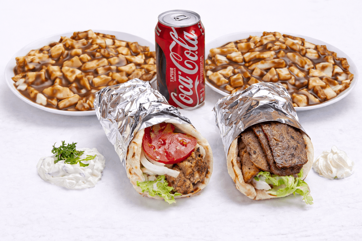 2 Souvlaki au Poulet OU Gyros, 2 Poutine et Boisson