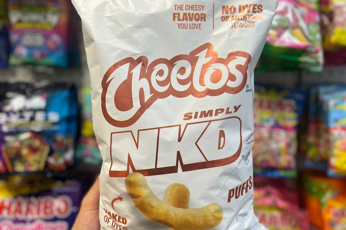 Cheetos Simply NKD, No Dyes No Artificial Flavors Puffs Cheese - 8 oz