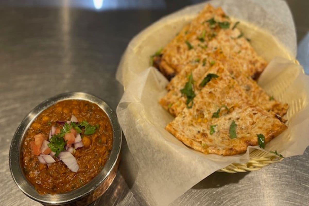 Amritsari Chana Kulcha