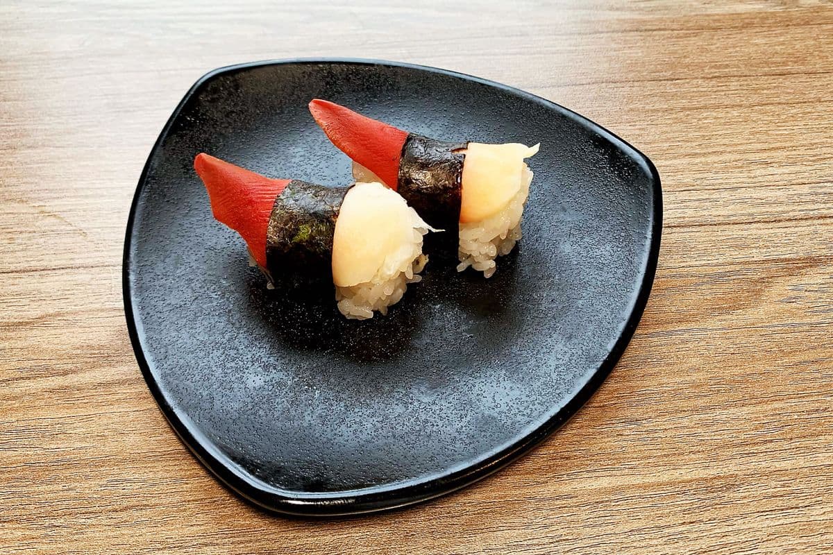 114. Sushi Hokkigai (mactre)