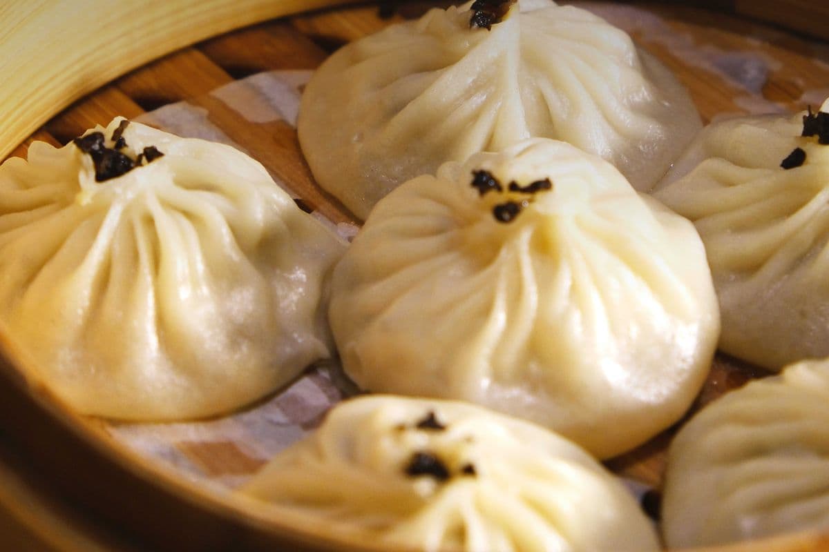 Truffle chicken soup dumpling松露鸡肉小笼包
