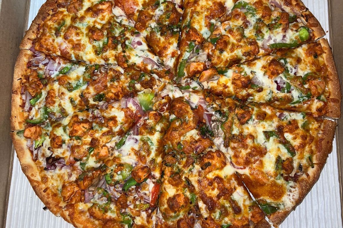 Medium BBQ Chicken Special Pizza