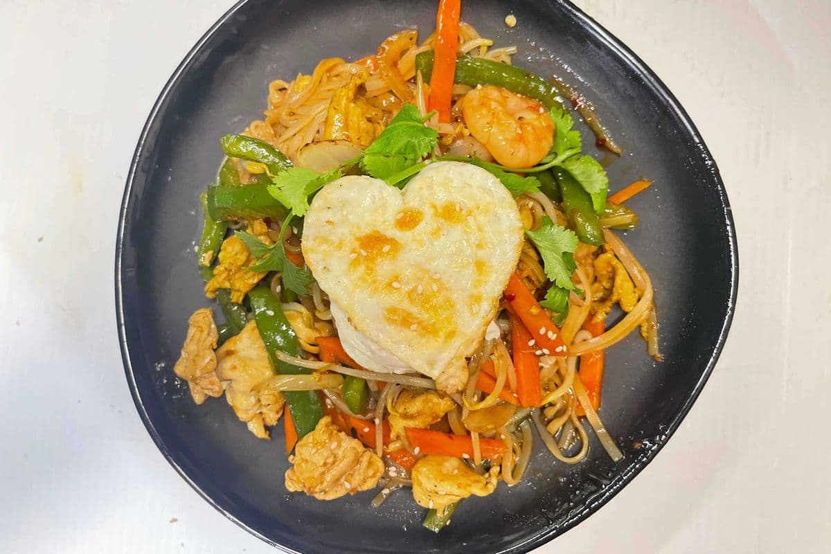 Mixed Pad Thai (peanut)
