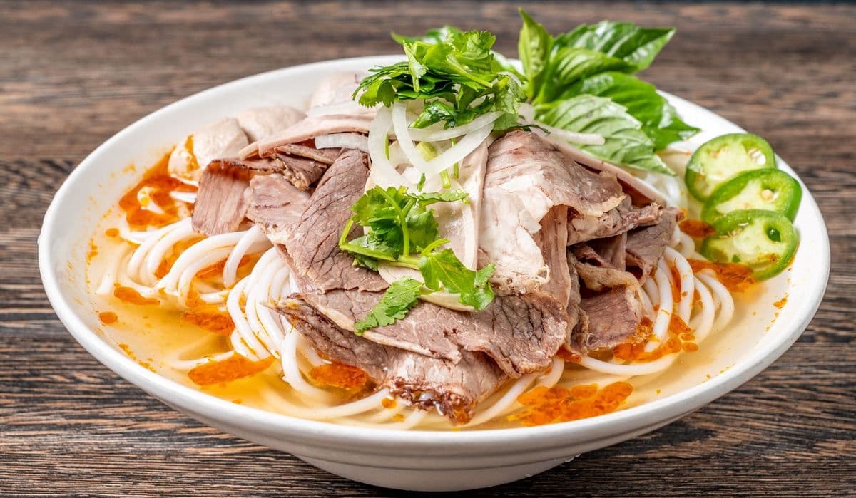 T1. Thick Spicy Noodle Soup - OO
