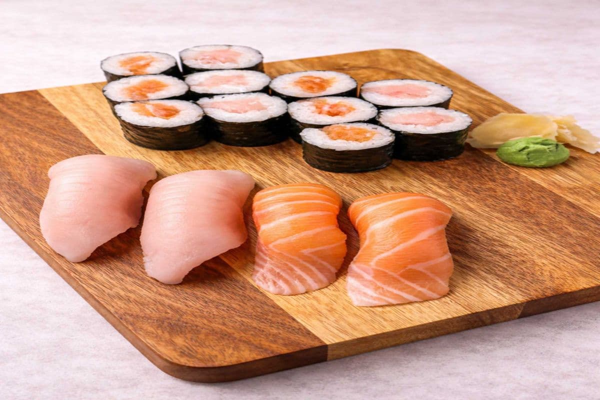 Tuna and Salmon Combo (16 pcs)