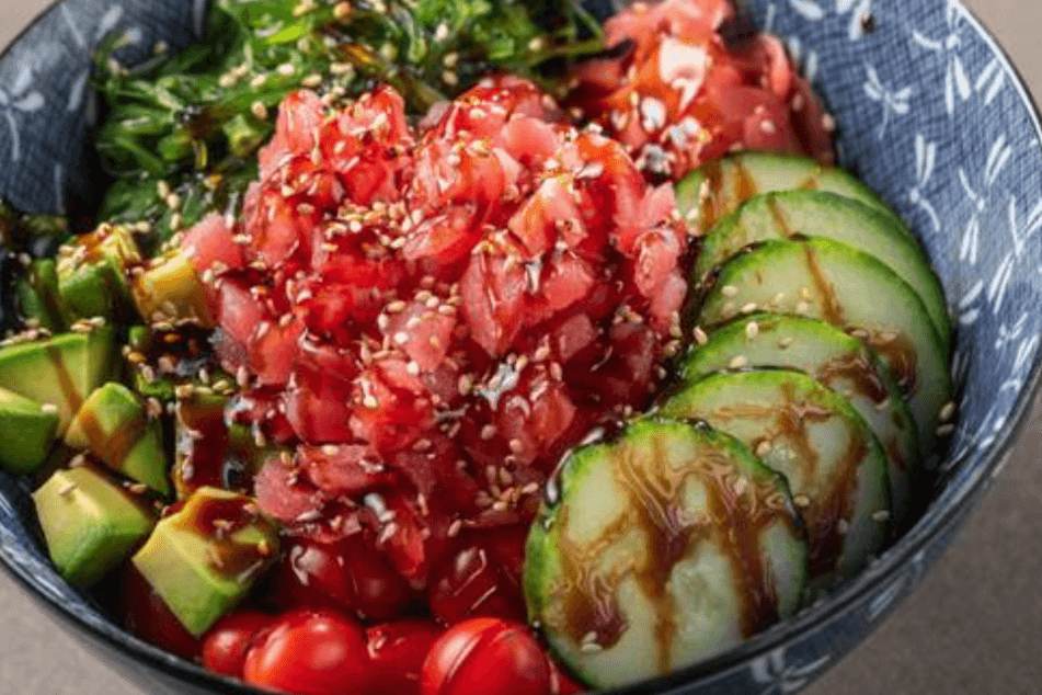 Tuna Avocado with Kale