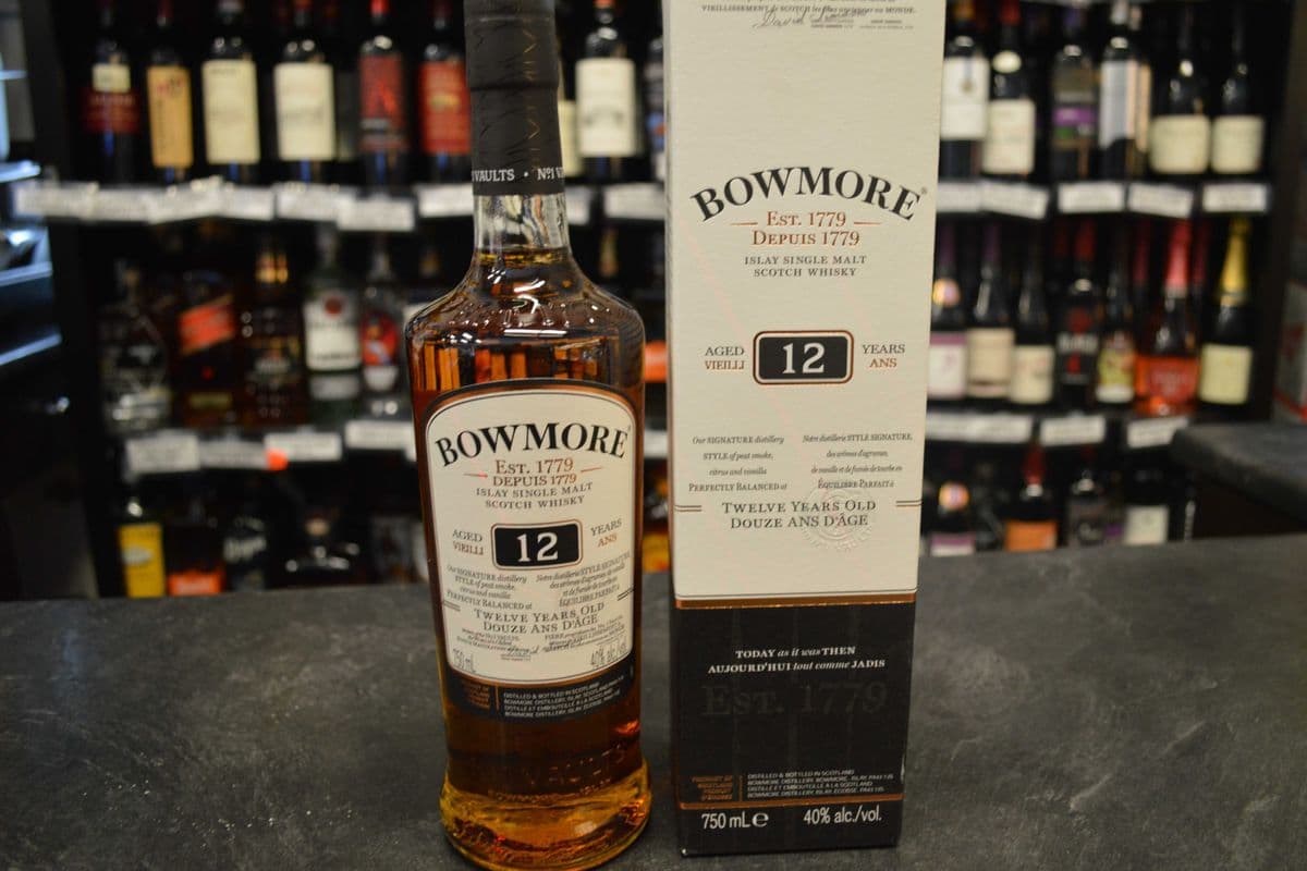 Bowmore (12 Year Old) (750 ml)