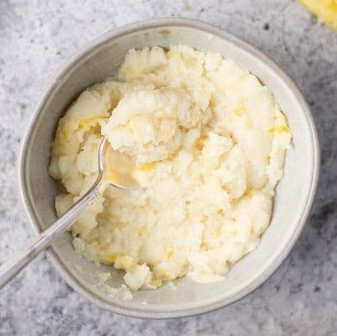 "Yukon Gold" Garlic Mashed Potatoes / Purée de pomme de terre à l'ail "Yukon Gold"