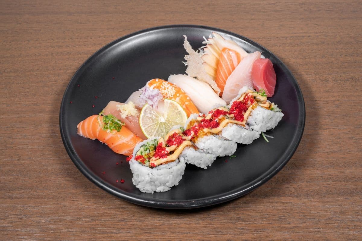 Combo 3 (Sashimi, Sushi, and Roll)