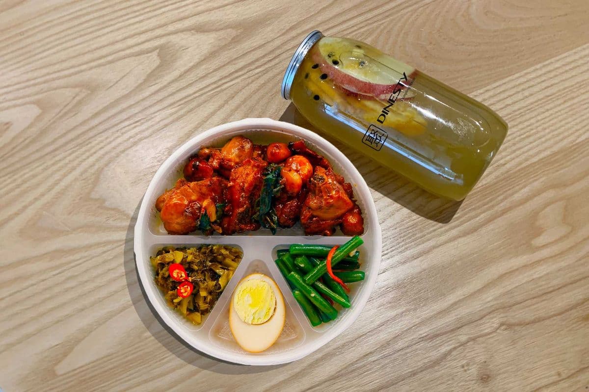 Simmer Chicken with Basil & Triple Sauce Bento Box 三杯雞便當