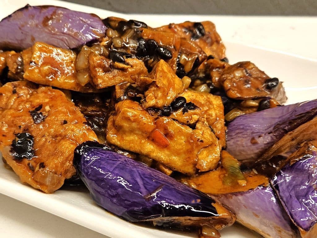V3 Sauteed Eggplant & Tofu in Black Bean Sauce 豉汁茄子豆腐