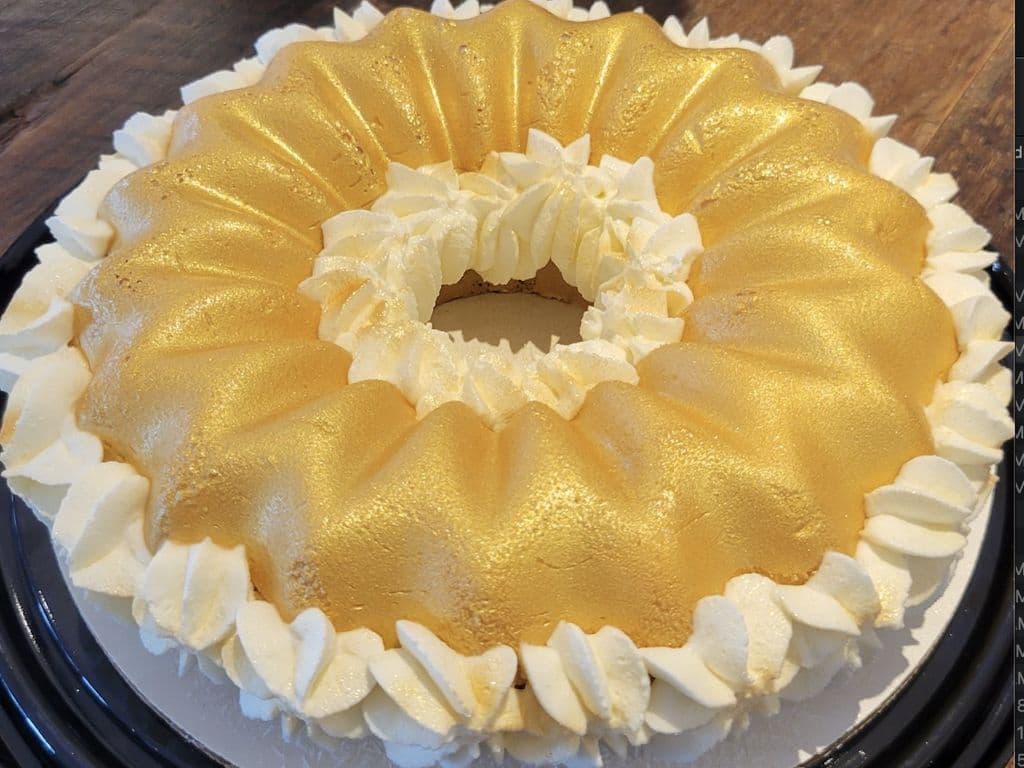Royal Gelato Cake - Chocolate, Fior Di Latte, Oreo Fudge Crunch