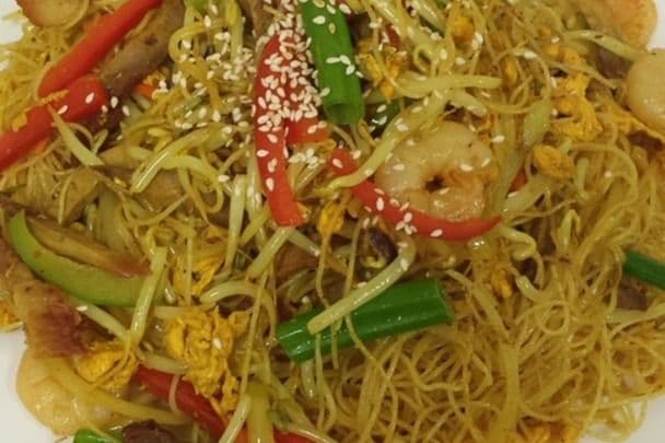 Singapore Rice Noodle (Curry)