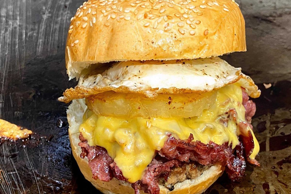 6ix Signature Burger Combo