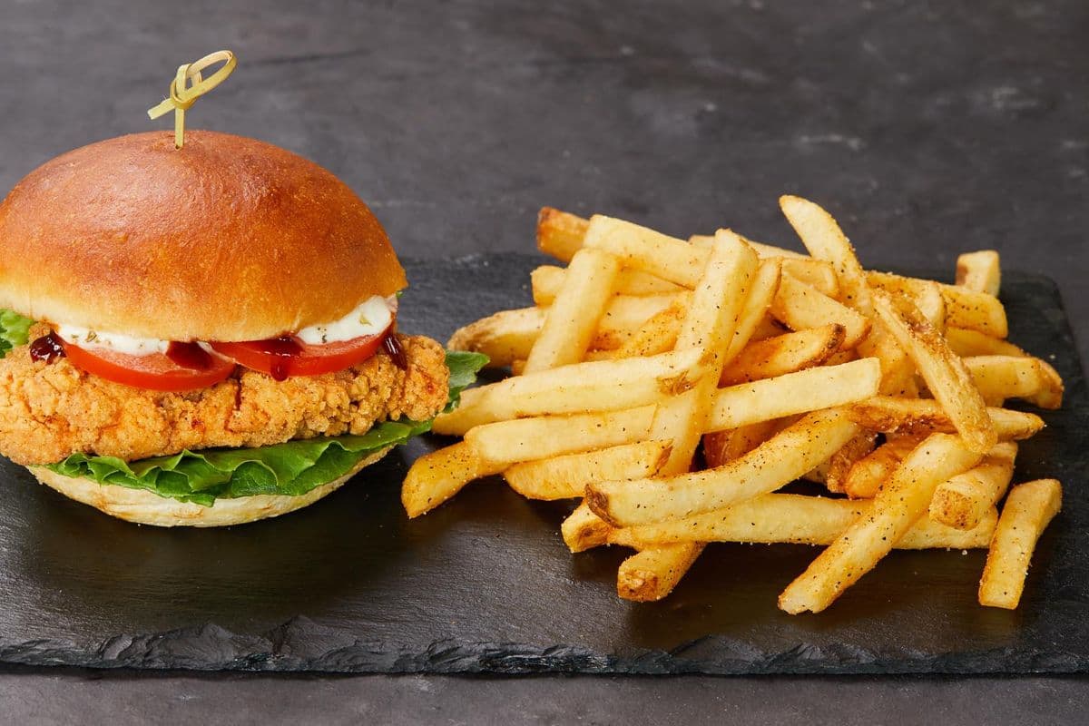 CLASSIC WILD CHICKEN CRUNCH SANDWICH