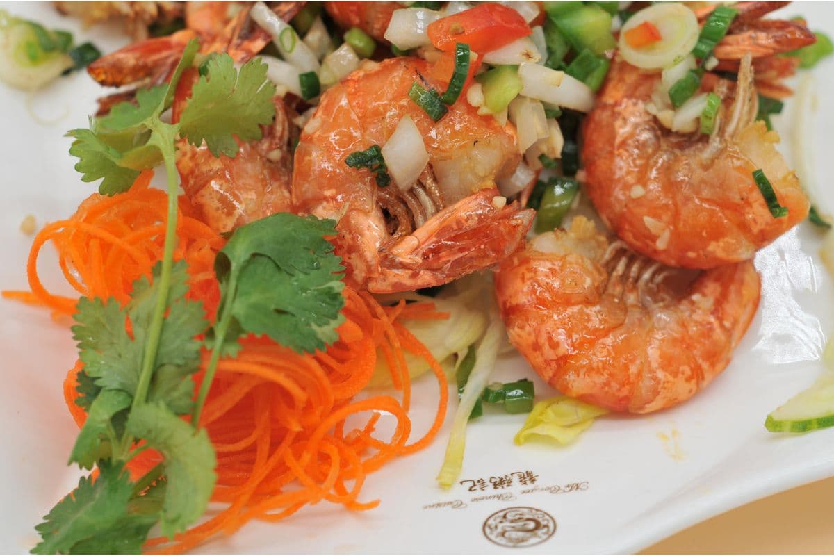 P9. Spice-and-Pepper Salt Shrimp
