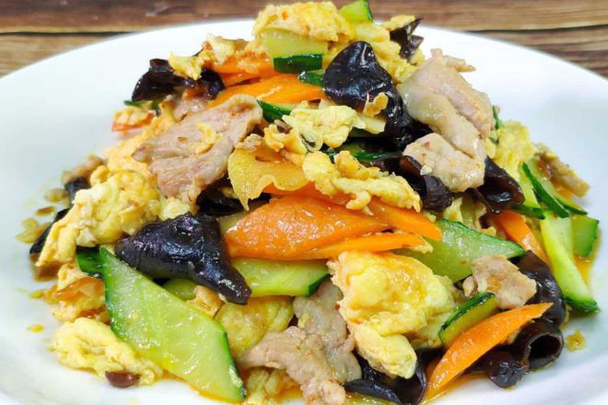 4. Sautéed Sliced Pork with Eggs and Black Fungus(木须肉)