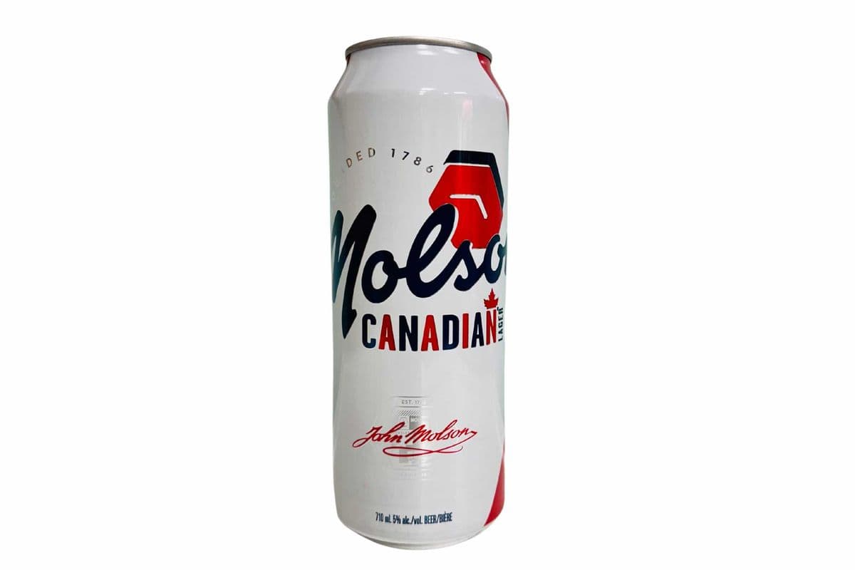 Molson Canadian Lager (1 x 710mL)
