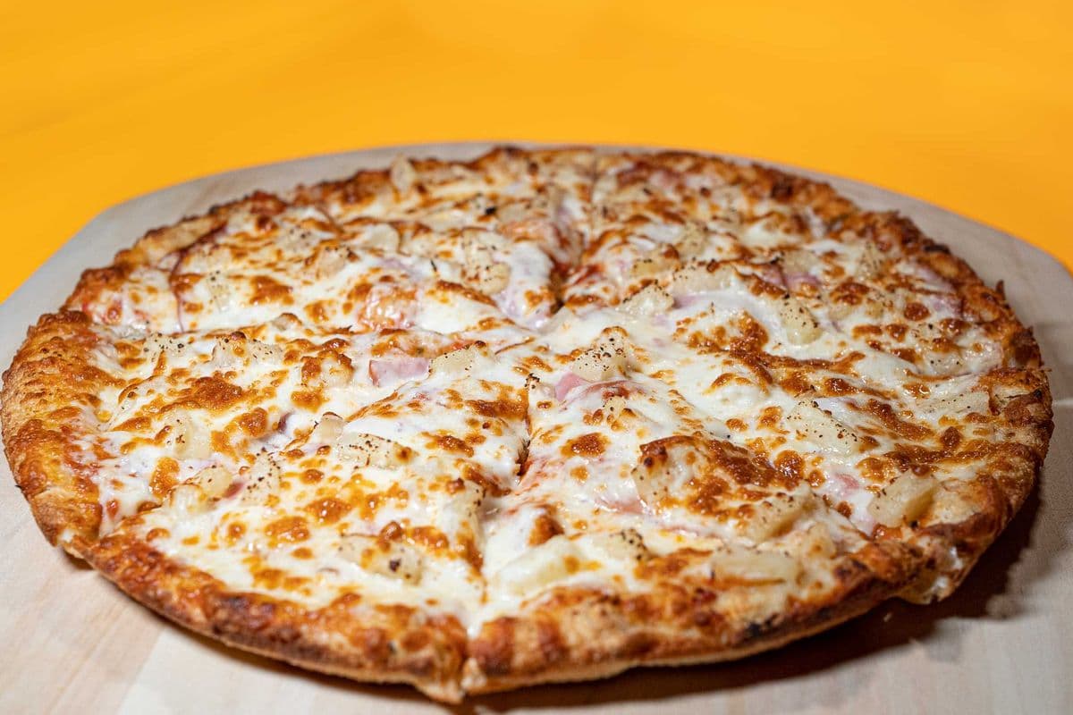 12" Medium Hawaiian Pizza