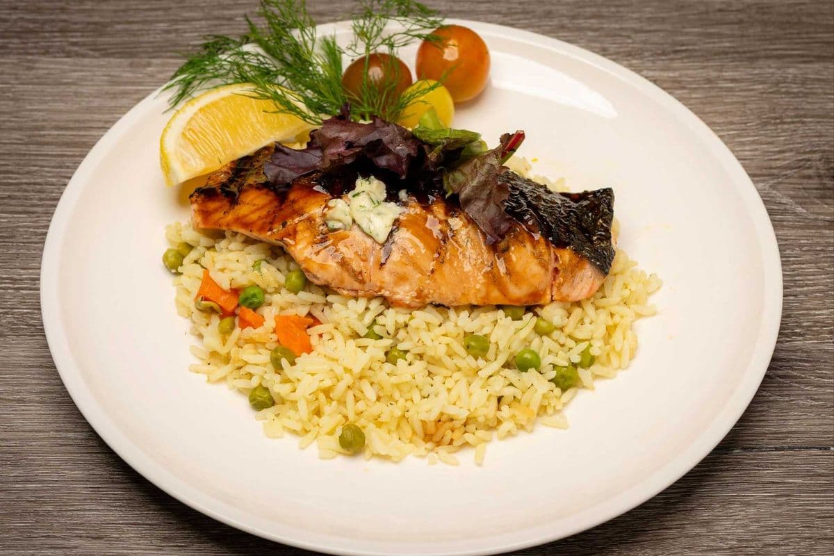7 oz Grilled Salmon Meal