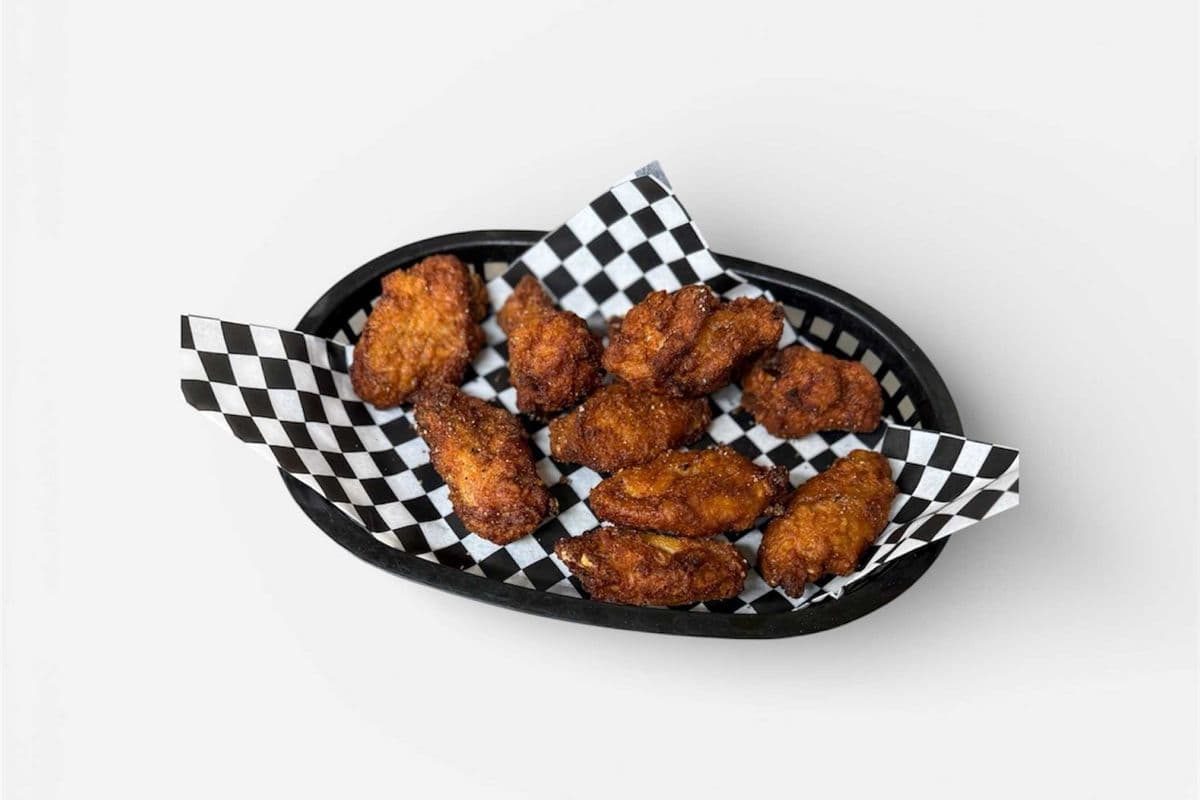 Regular Chicken Wings (One pound)