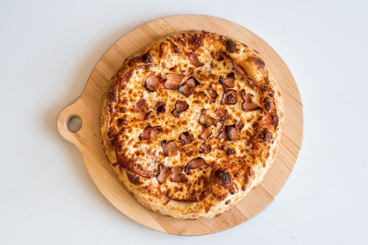1 Pizza Pepperoni et Bacon 12" / 1 Pepperoni And Bacon Pizza 12"