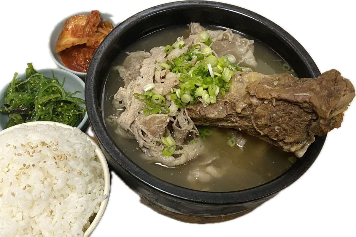 GalBi-Tang (Korean Beef Rib & Daikon Soup)