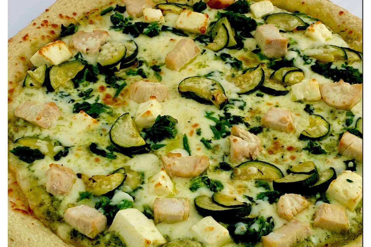 Medium Chicken Pesto Pizza