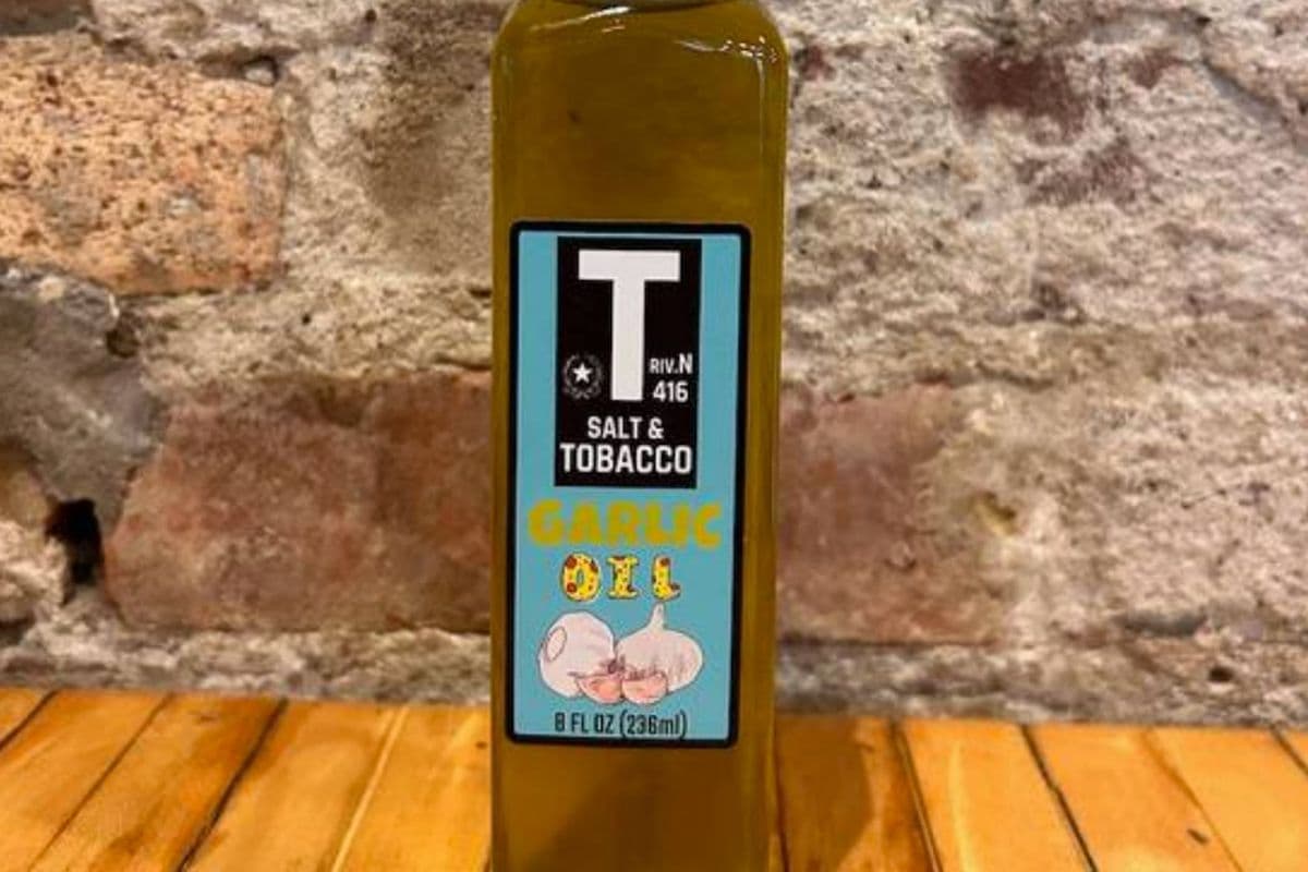 Homemade garlic oil (8oz bottle)