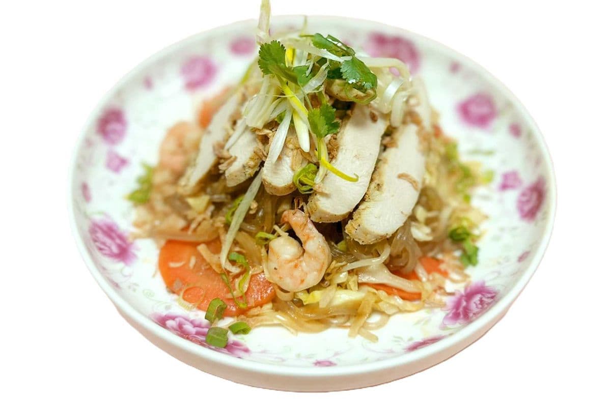 Stir Fried Arrowroot Noodle with Pork and Shrimp