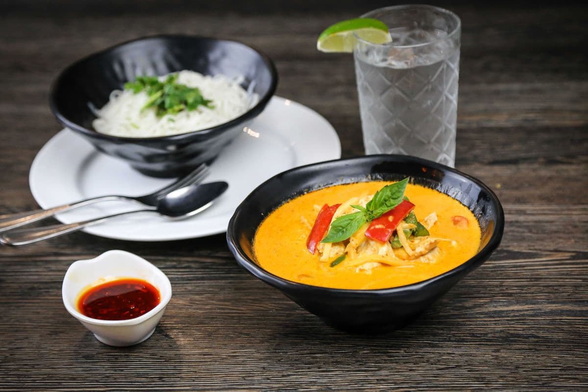 40. Gaeng Daeng
